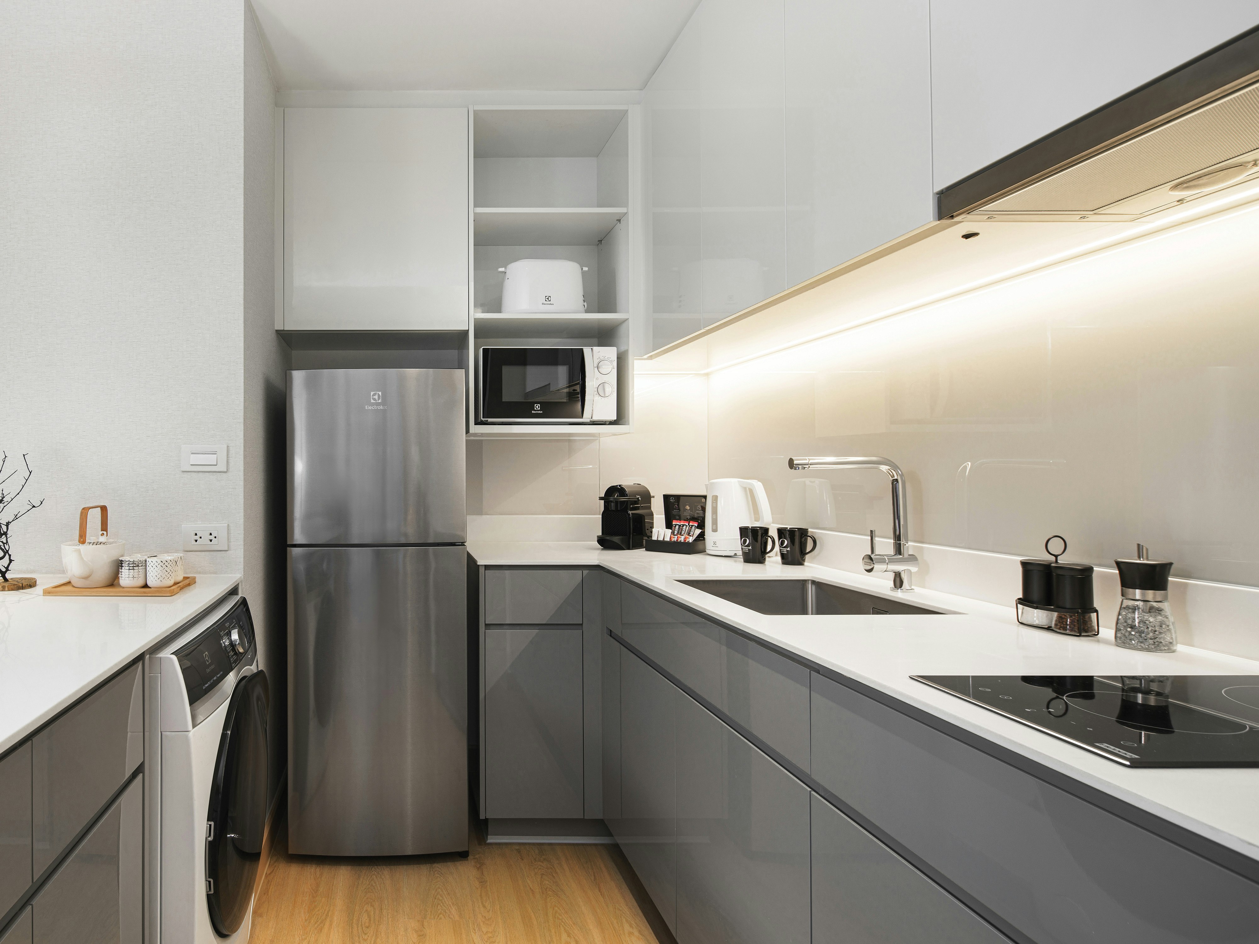 Oakwood Suites Bangkok 40/42