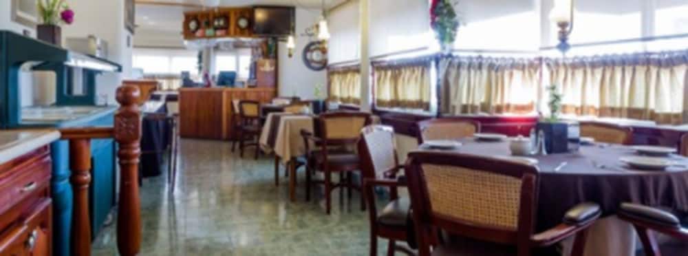 Hotel & Suites Aliana 36/50
