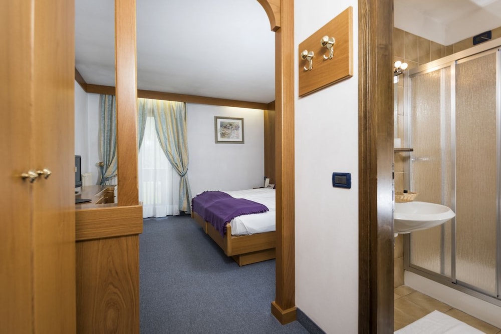 Andreas Hotel 48/50