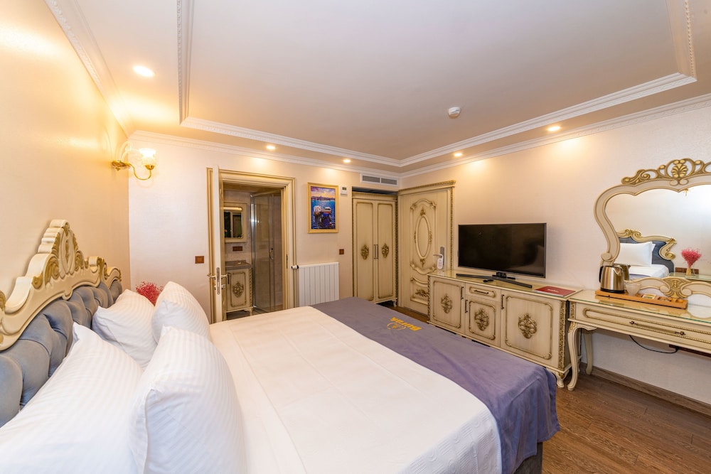 CZN Burak Hotel 25/74