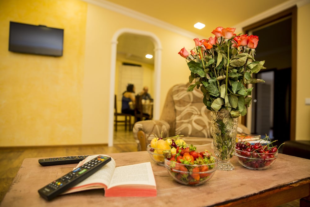Your Hostel 25/33