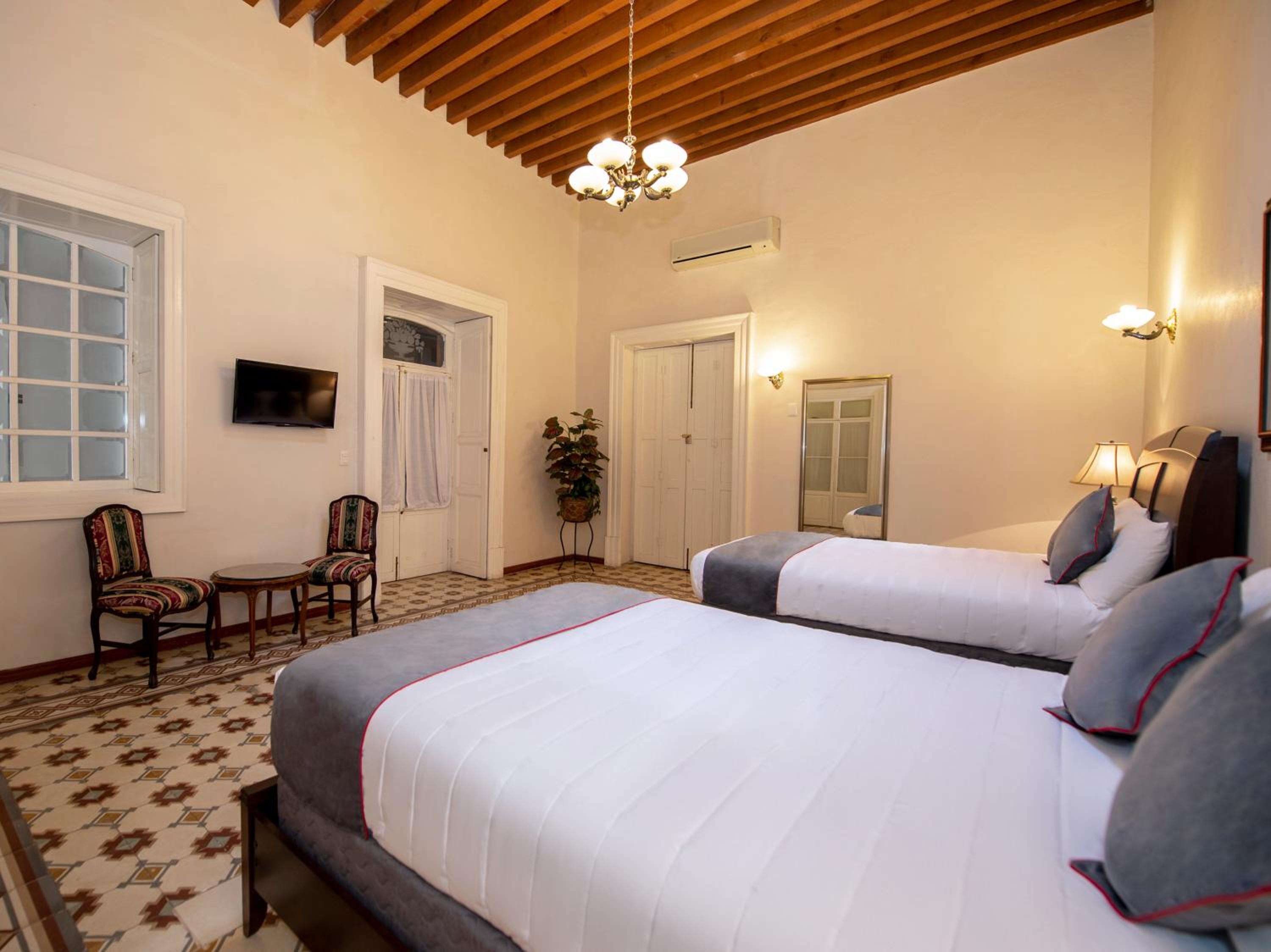 جناح بغرفتي نوم، Hotel Senorial 3/8