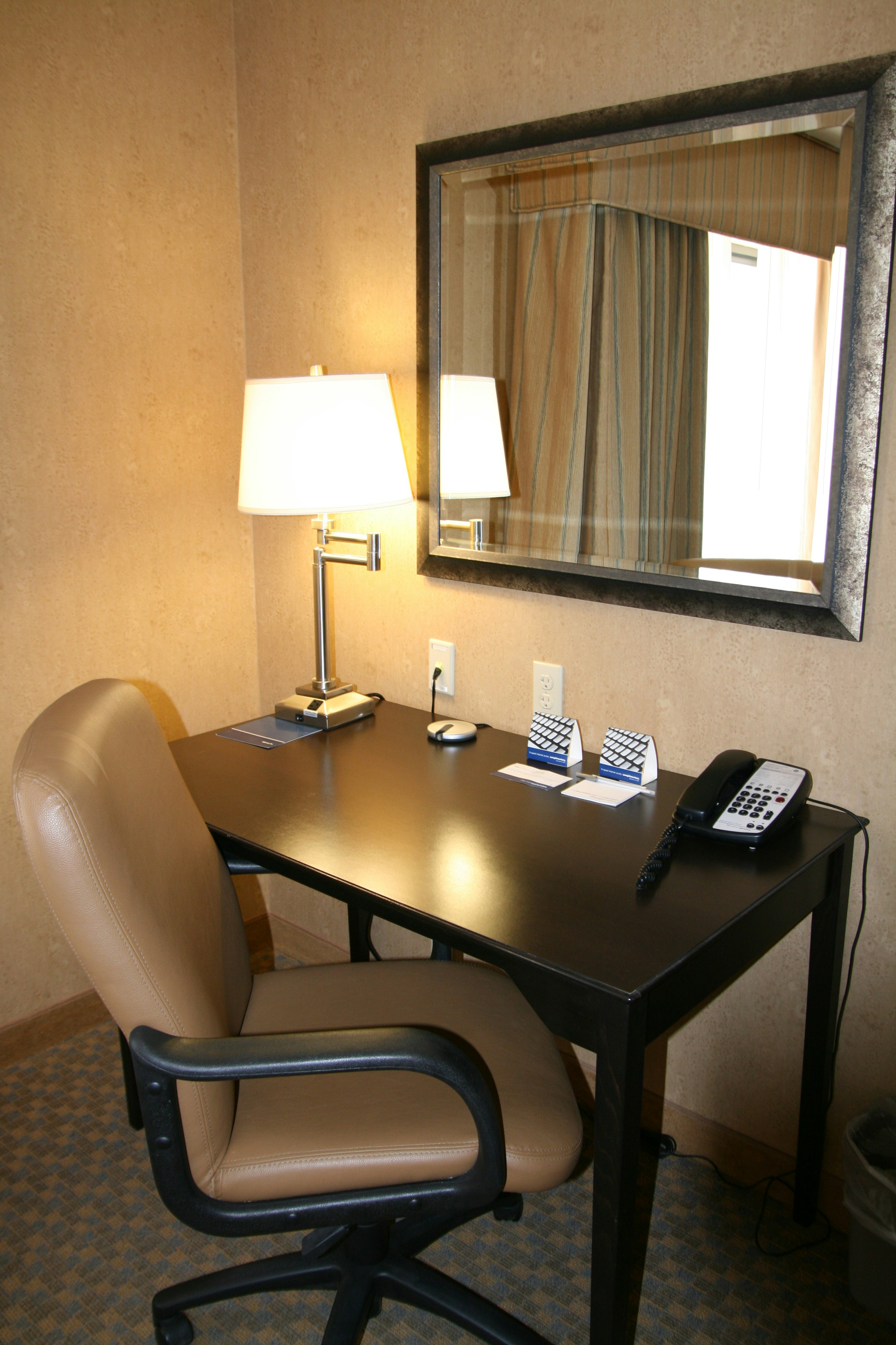 Hampton Inn And Suites Barstow 13/43