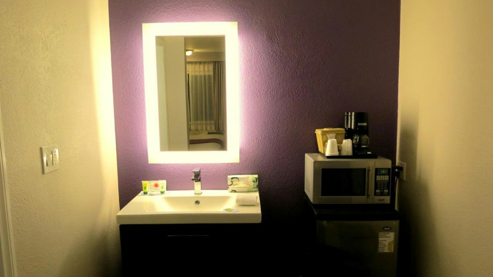 Hotel Iris San Diego 44/45