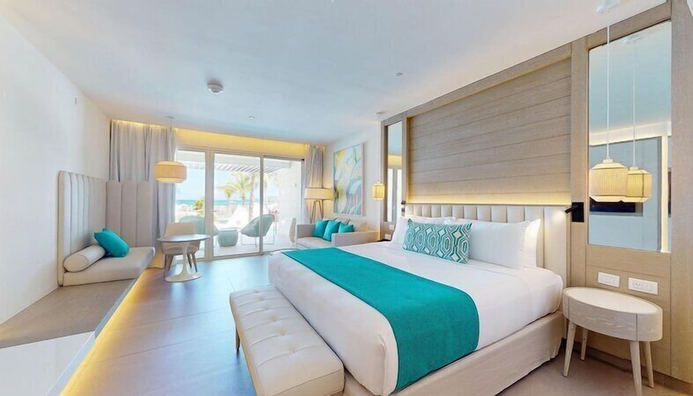 Princess, Swim Out, Junior Suite, 2 Double Beds