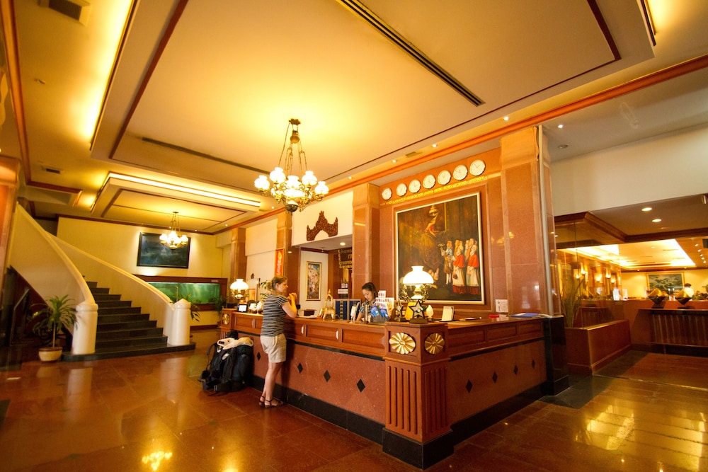 Sunday Ayothaya Hotel 44/68