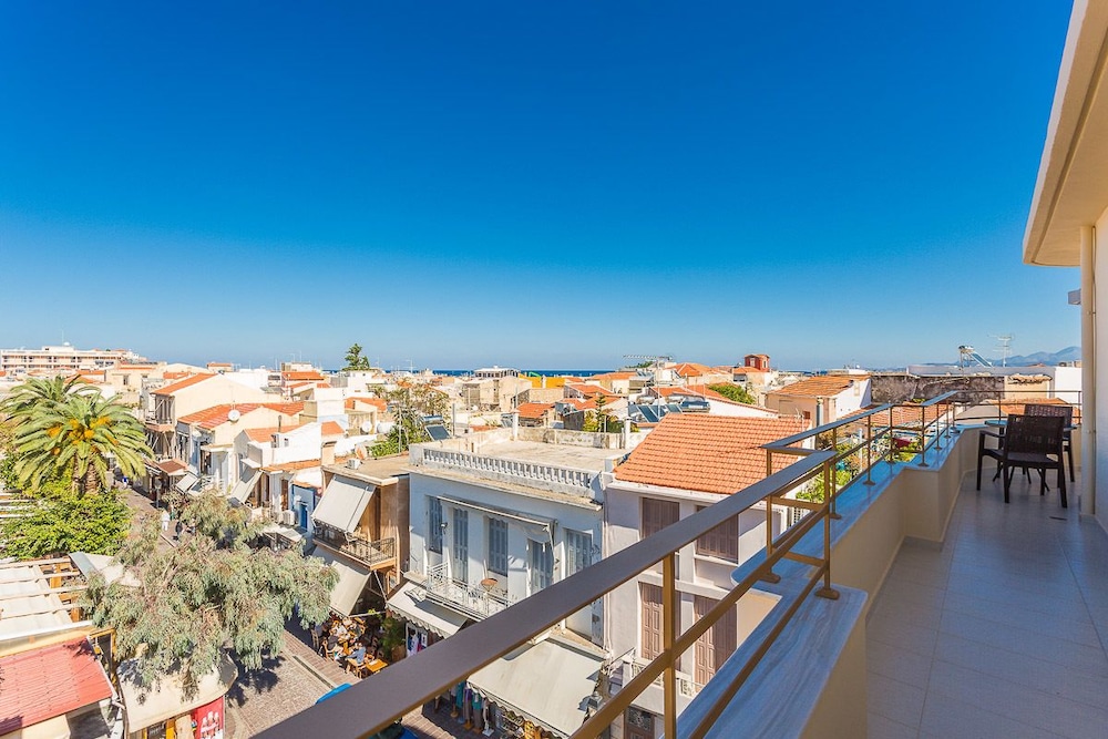 Polyxenia Boutique Hotel 42/50