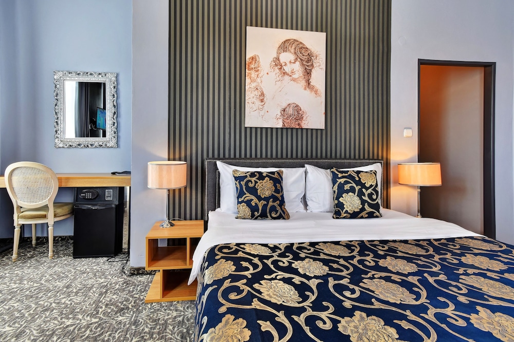 Hotel Davinci 12/48