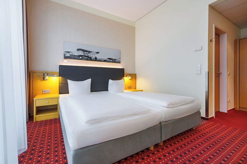 EXECUTIVE, TWIN BEDS
