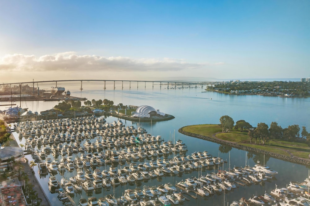 Manchester Grand Hyatt San Diego 66/70