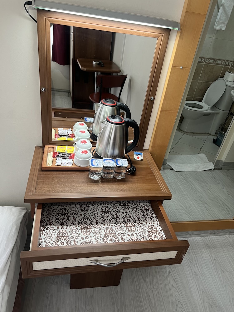 Headman Hotel 34/41
