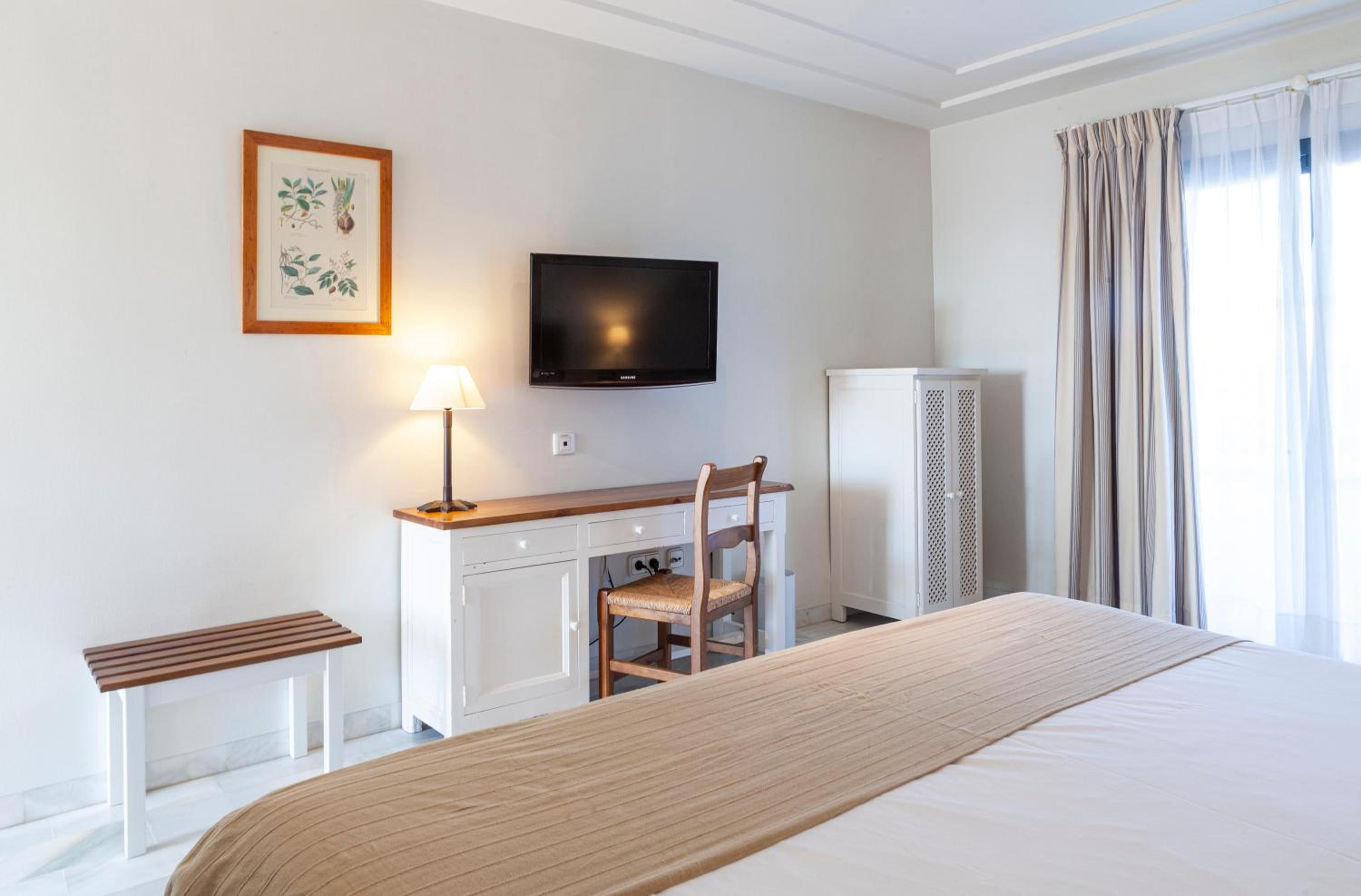Room, Twin Beds 4/6