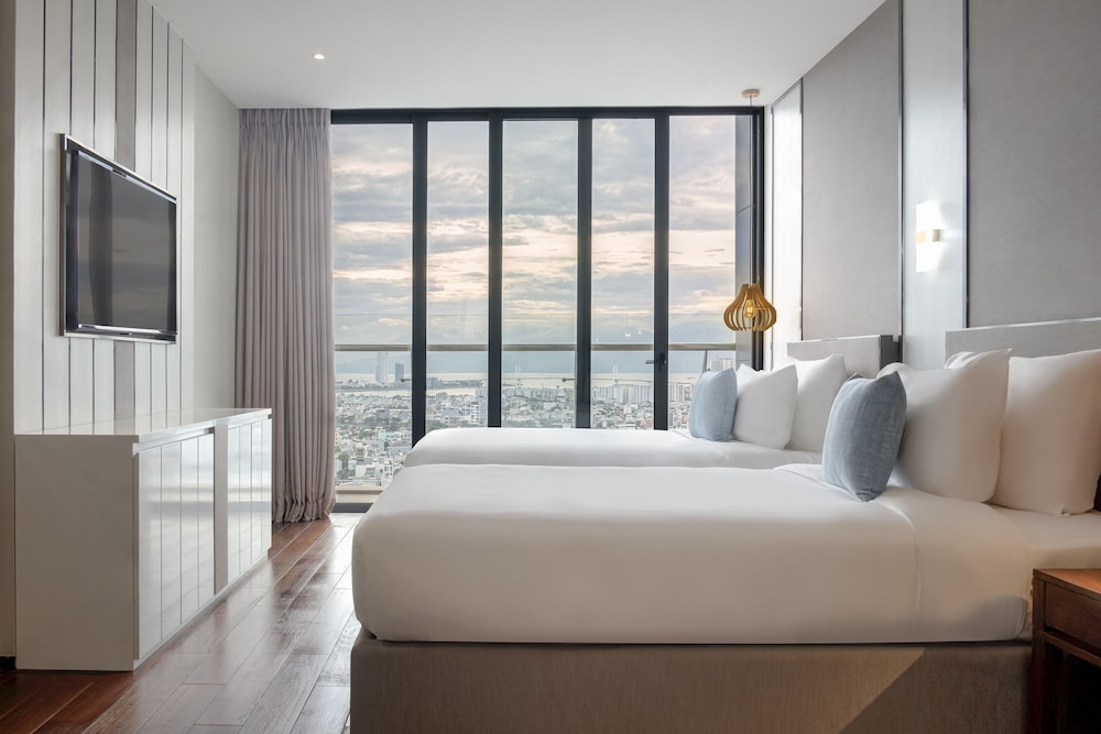 Prince Hotel Da Nang 45/75