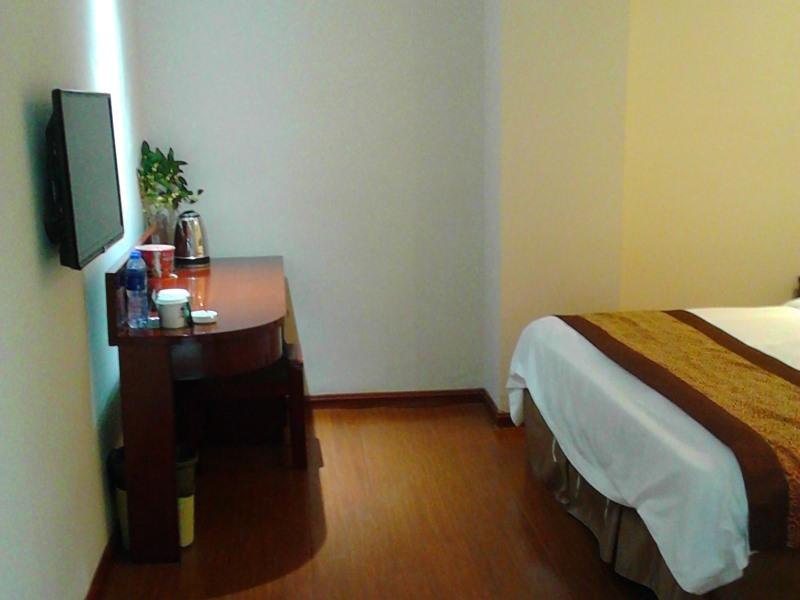 Greentree Inn Anhui Luan Huoqiu Jianxing Road Express Hotel 16/26