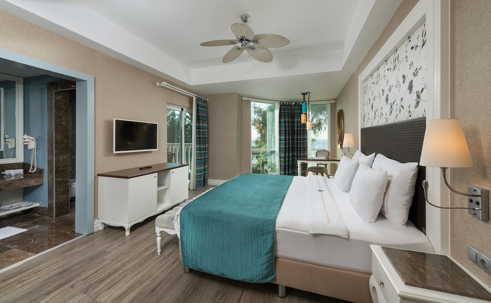 Suite, Villa, King Bed, 3 Beds