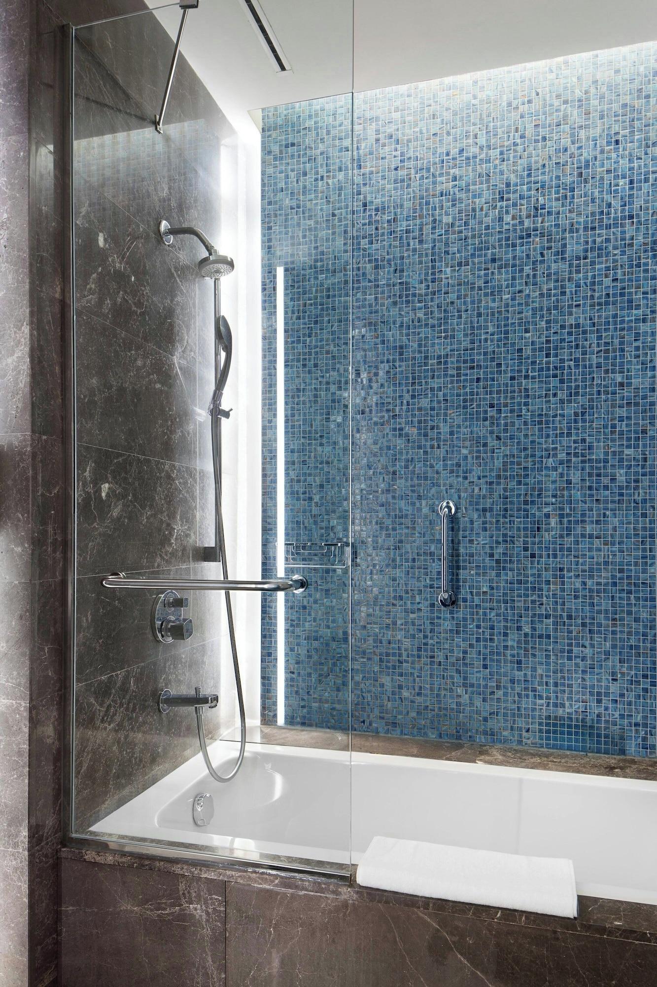 3 Bedrooms, Executive, Suite, Istanbul Marriott Hotel Sisli 8/10
