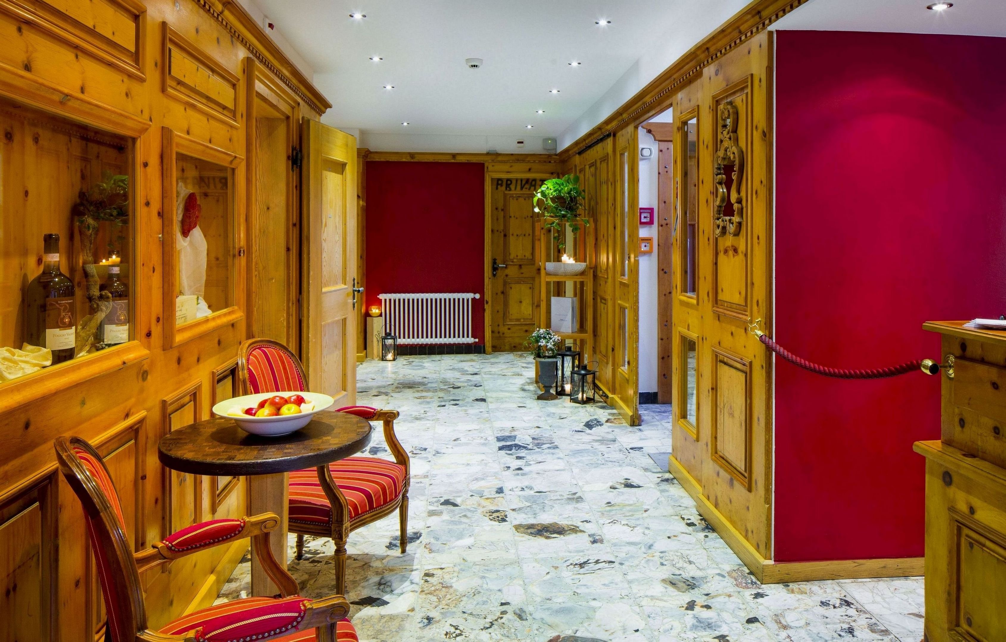 Hotel Excelsior 4/26