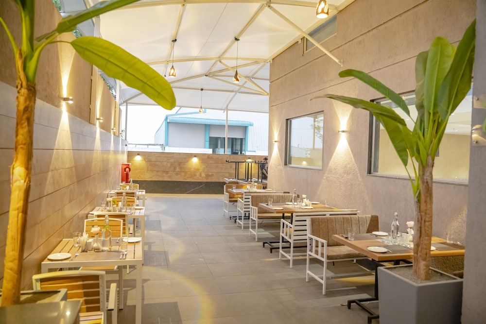 Zip by Spree Hotels Chakan 36/50