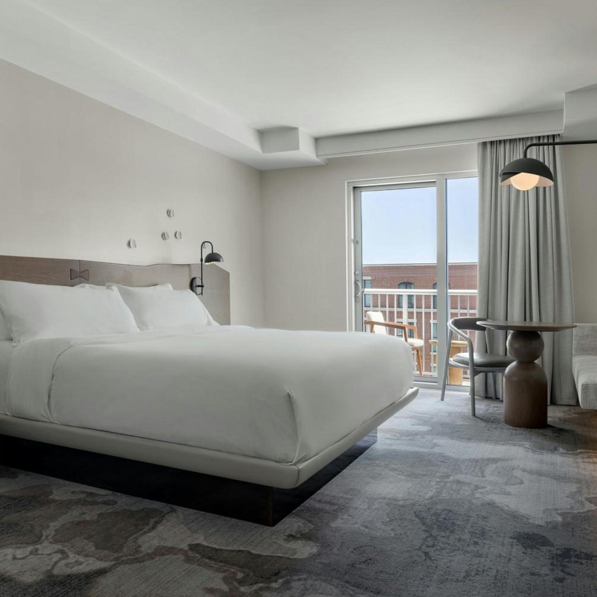 Upgrade, King Bed, Pool View, Balcony