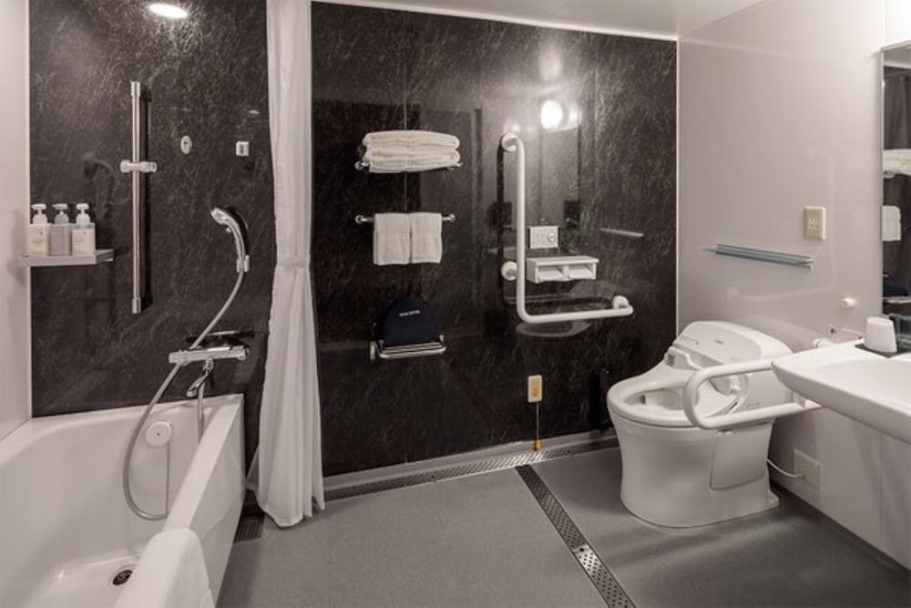 Yokohama Tokyu REI Hotel 46/49