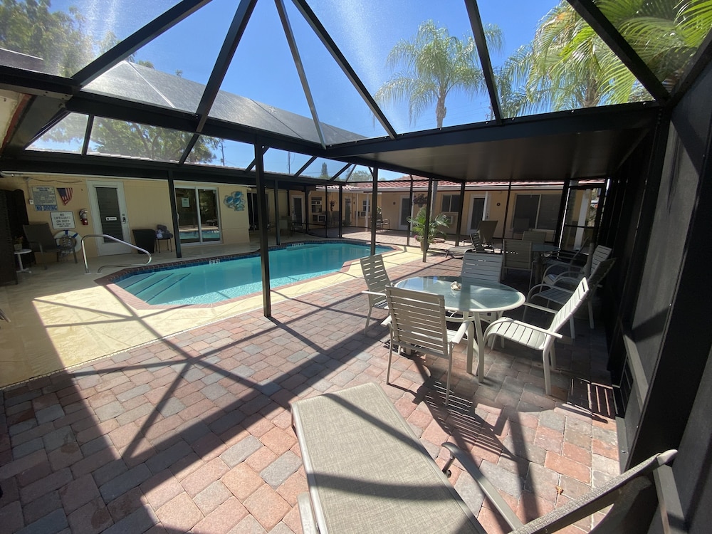 Tropical Villas of Venice Beach 32/71