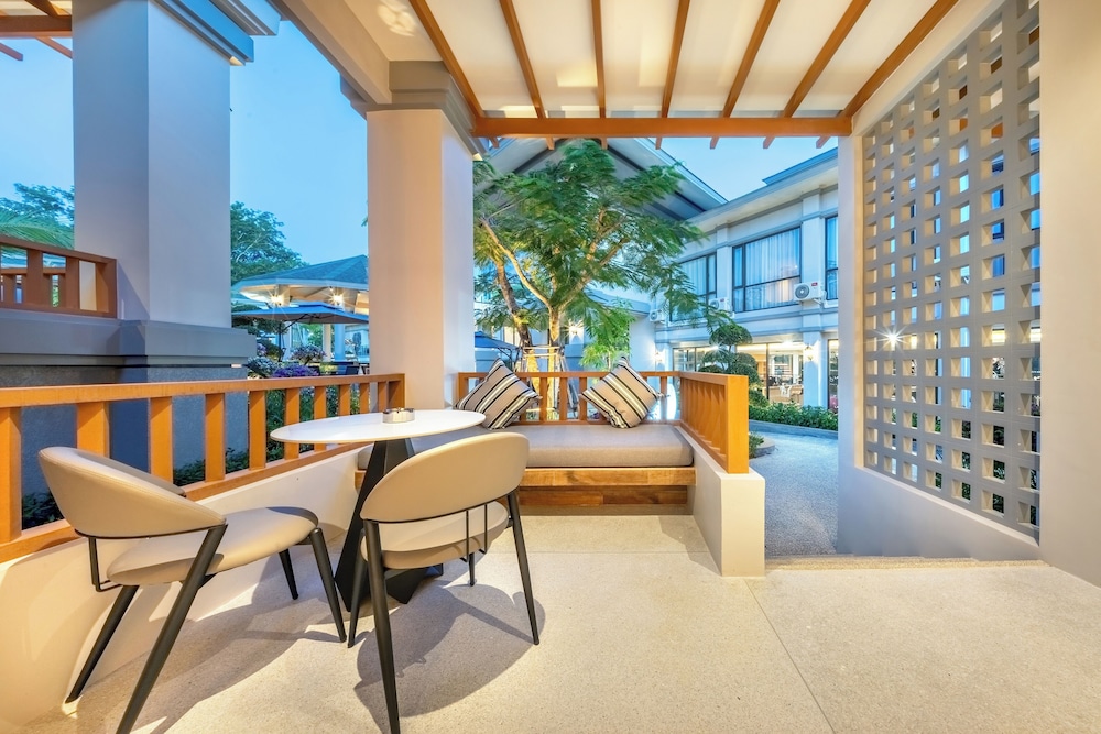 AZ Sunrise Resort & Fitness Club 40/60