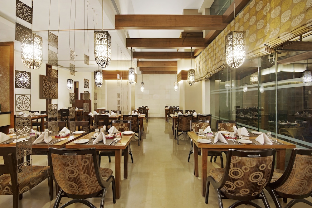 Sayaji Hotel 38/52