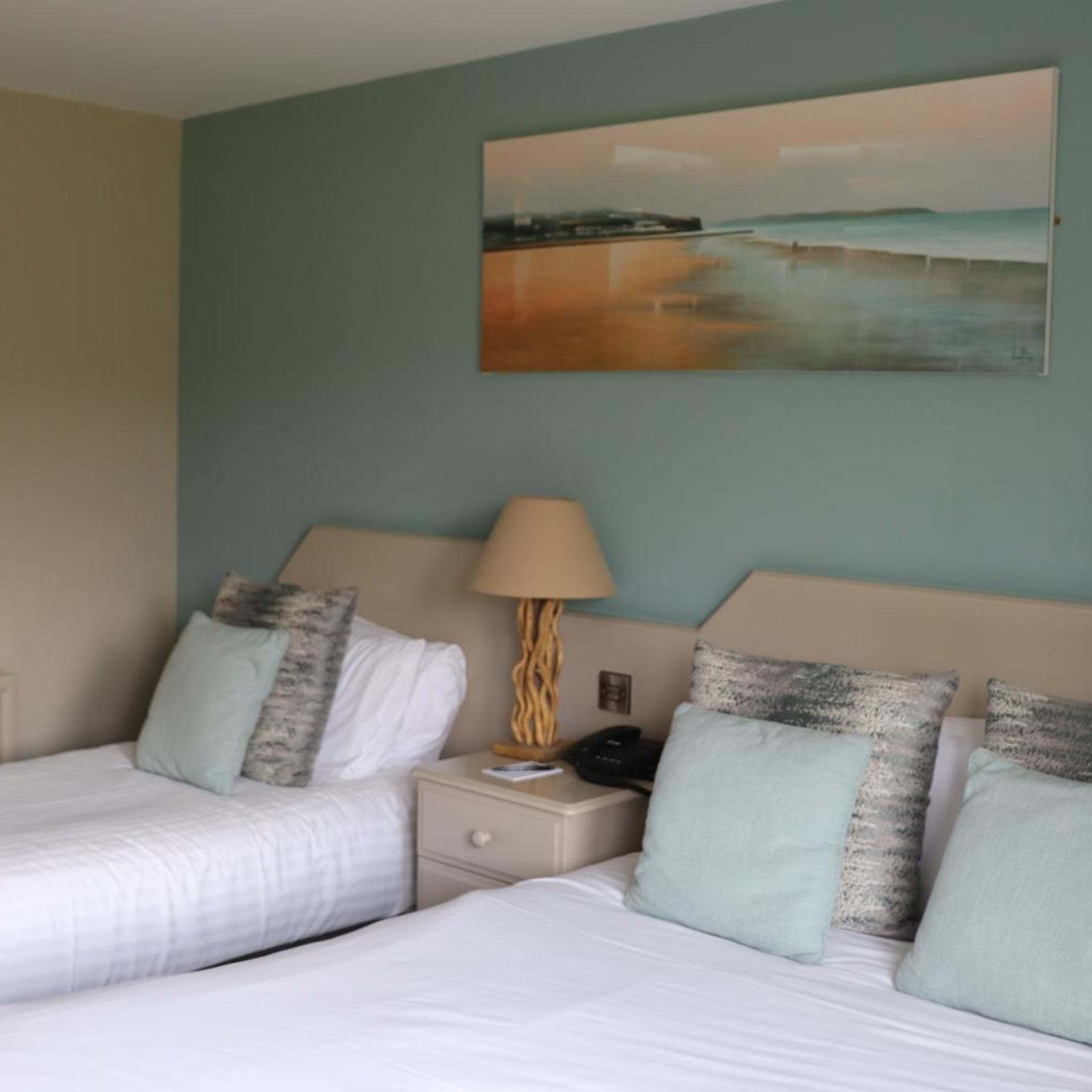 غرفة ثلاثية بشرفة، Causeway Hotel 3/6