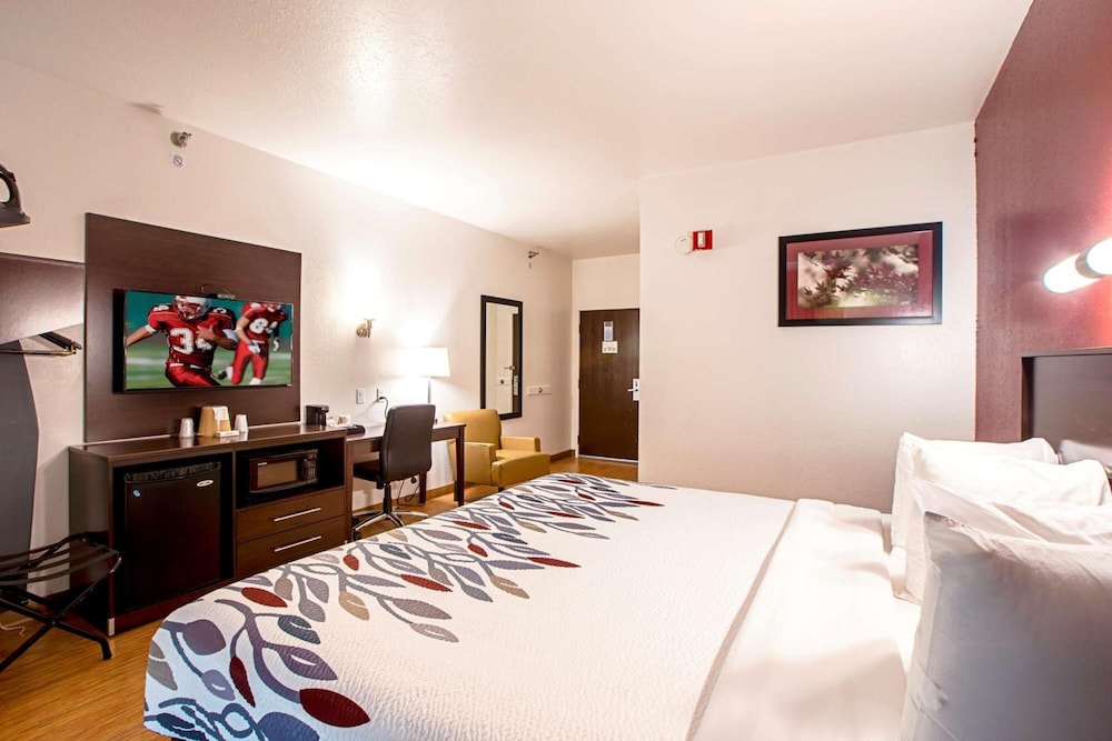Seasons Inn Traverse City 9/45