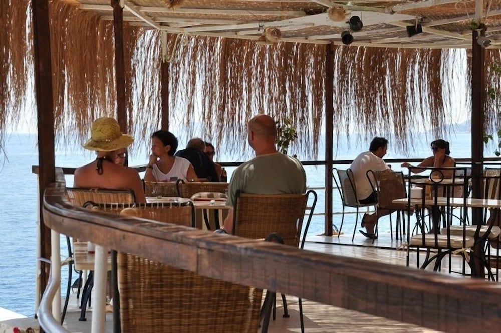 Caretta Hotel 4/36
