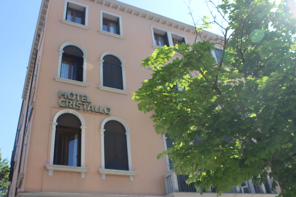 Hotel Cristallo 4/50