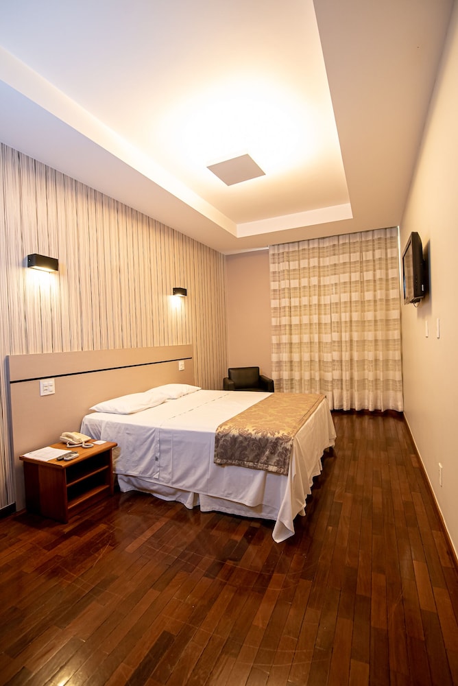 SERRANO RESIDENCIAL HOTEL 25/54