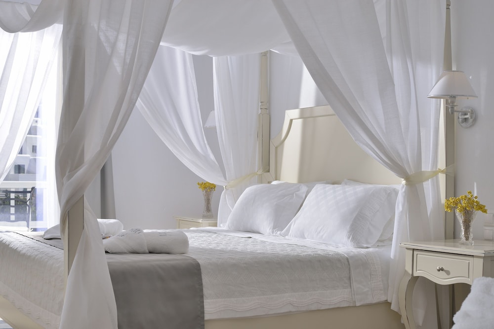 Kamari Hotel 25/73