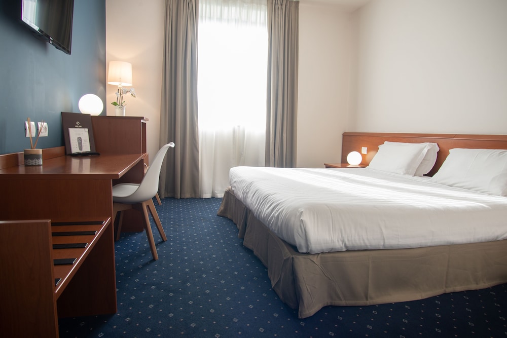 HOTEL GLIS 19/64