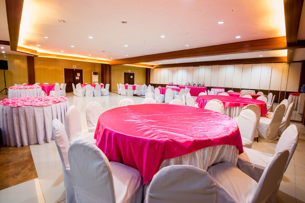 Family Country Hotel & Convention Center 27/32