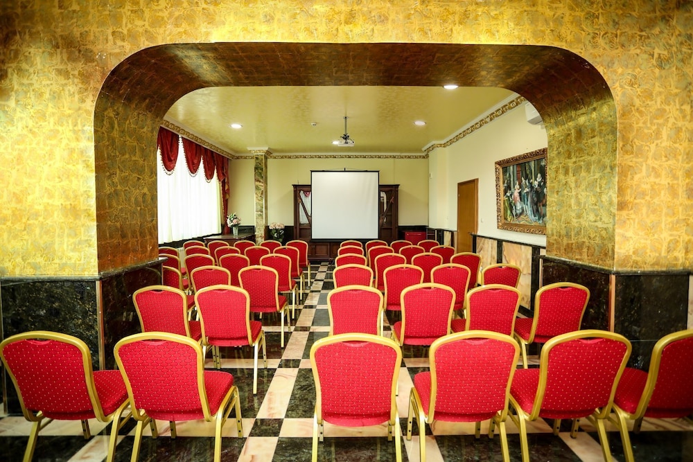 Montecito Hotel Sofia 59/73