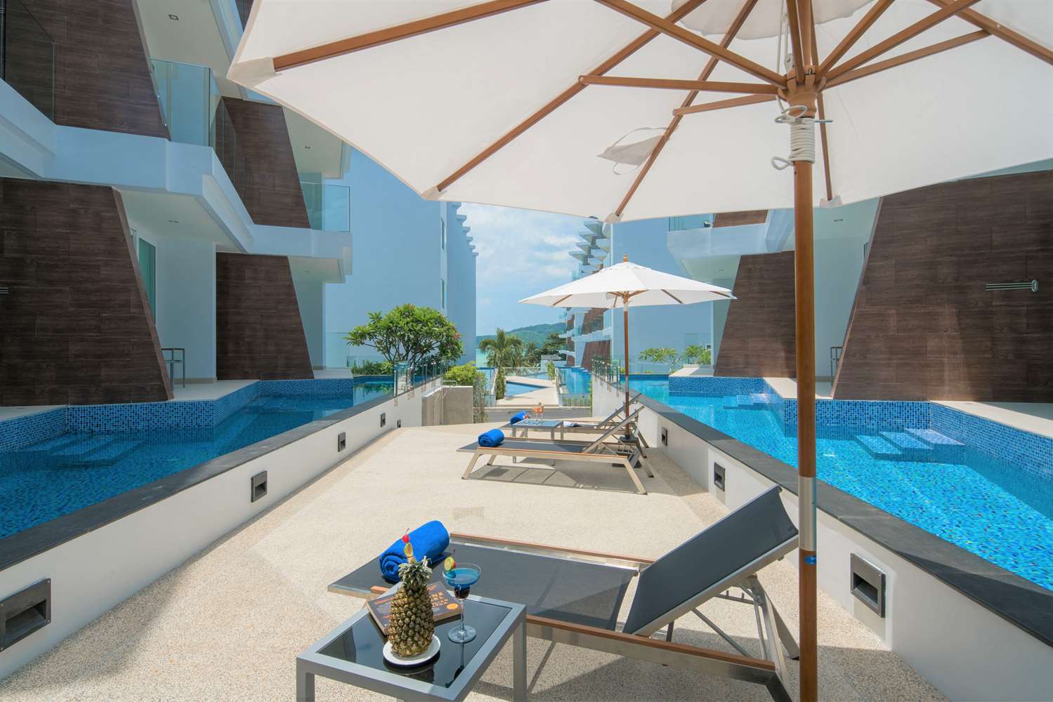 The Beachfront Hotel Phuket 7/19