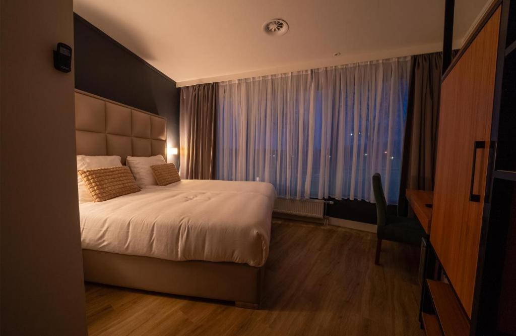 Ma Airport Hotel 7/38