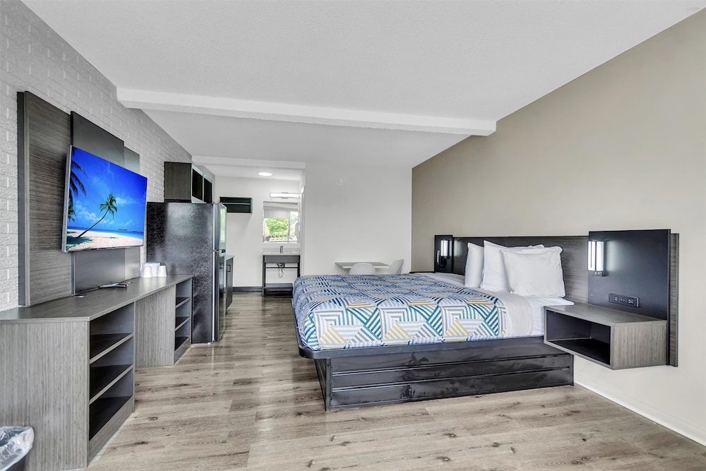 Studio 6 Extended Stay - Summerville, SC - Charleston 12/26