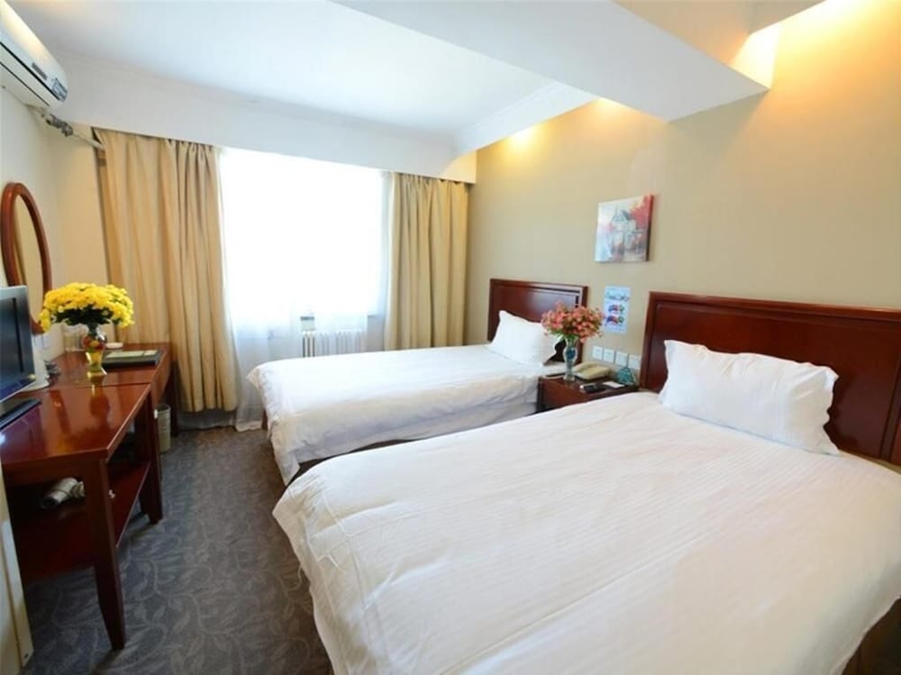 GreenTree Inn Guangzhou Panyu Bus Station Business Hotel 7/24
