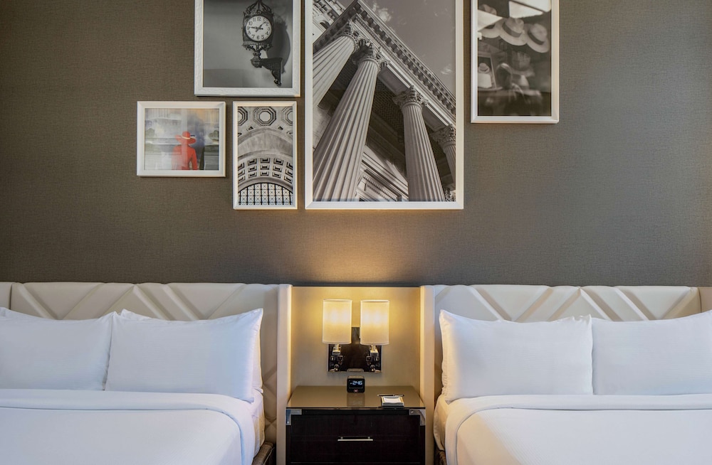 Hilton Richmond Downtown 25/73