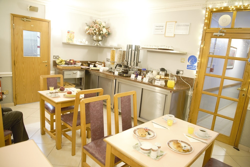 Nayland Hotel 59/66