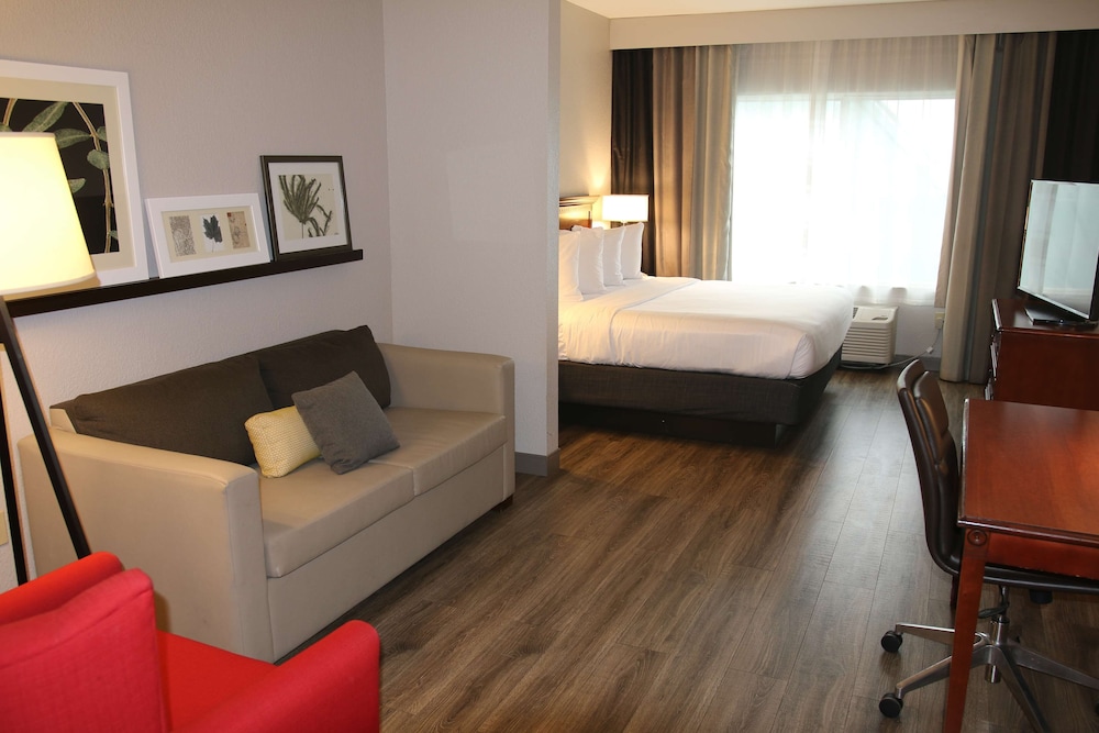 Country Inn & Suites by Radisson Wilson, NC 8/25