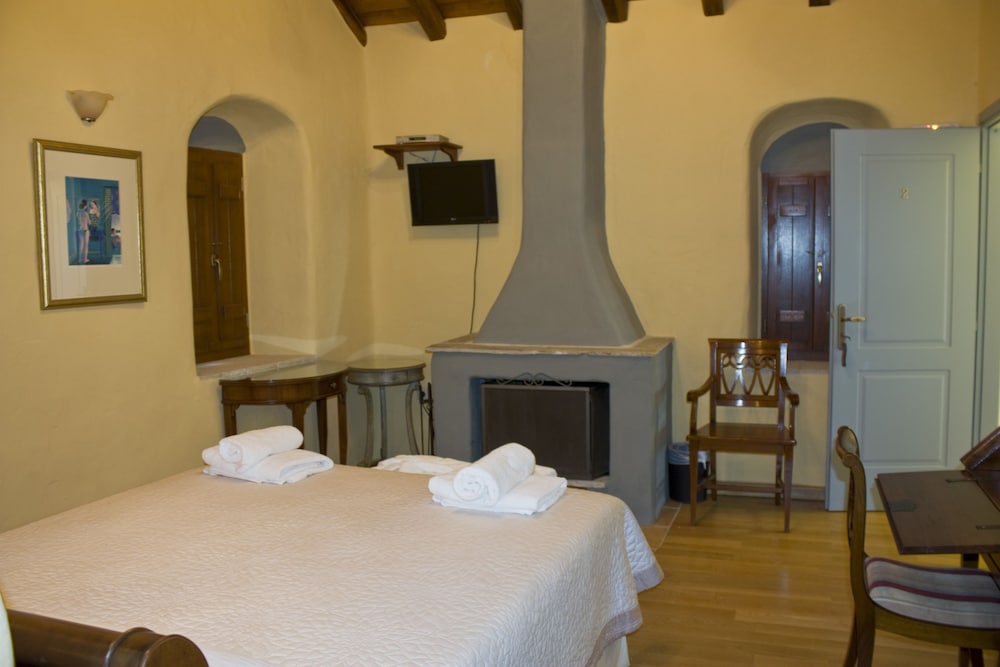 Pyrgos Petropoulaki 14/50