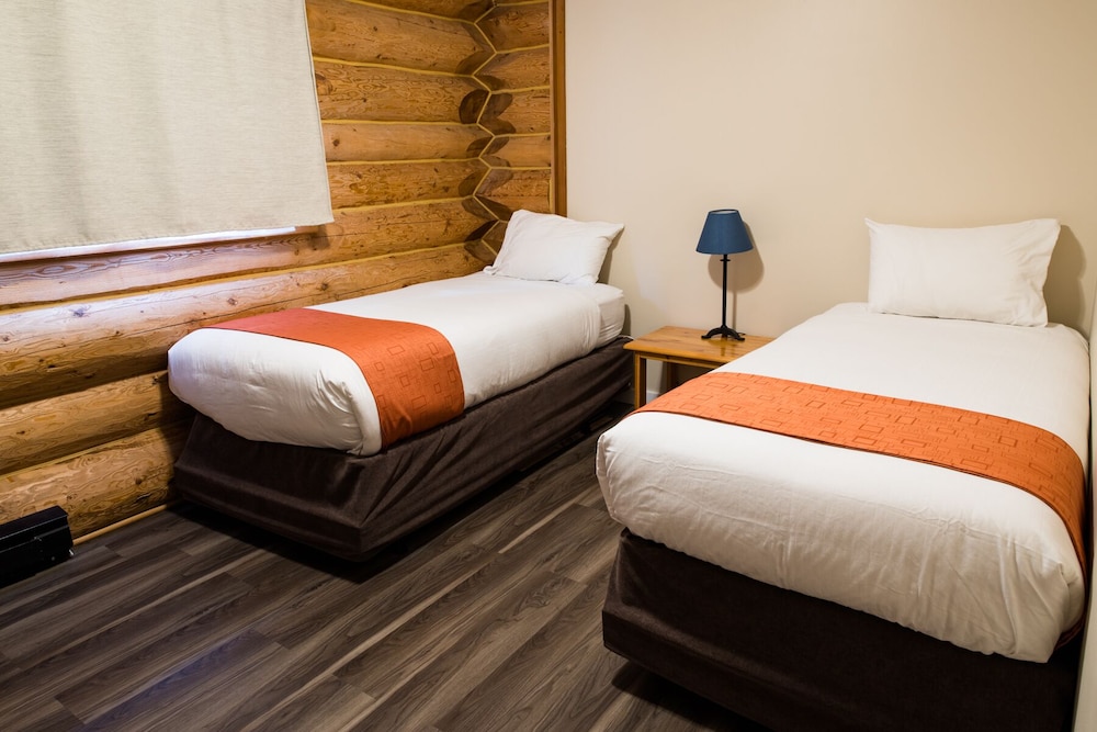 Glacier House Resort 22/36