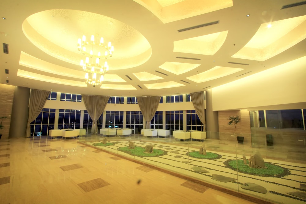 Grand Jatra Hotel 33/70