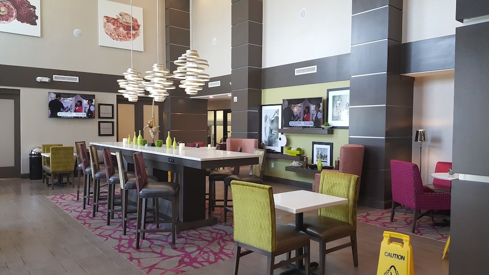 Hampton Inn Suites La Porte 22/25