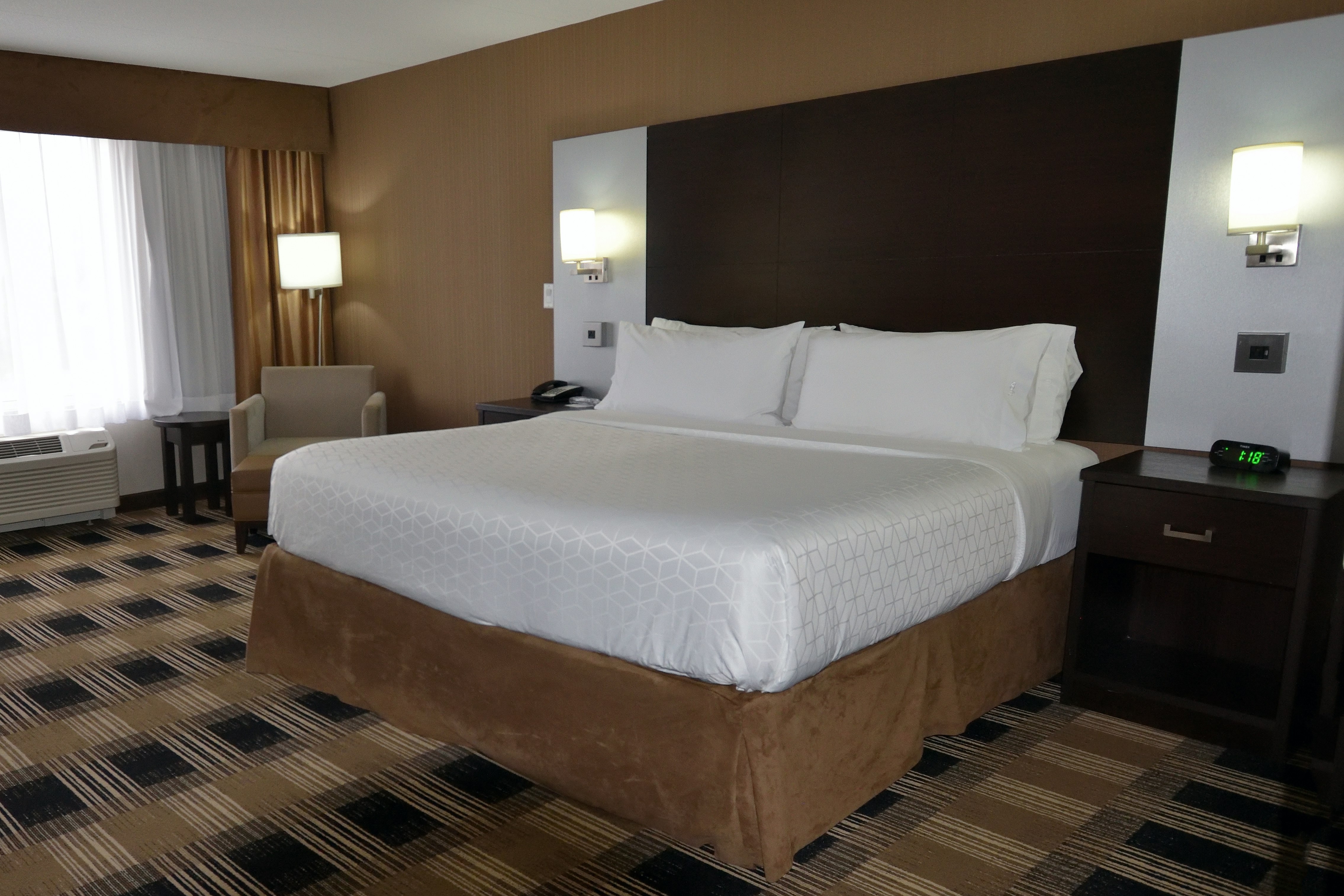 Holiday Inn Express And Suites Ottawa East Orleans 15/70