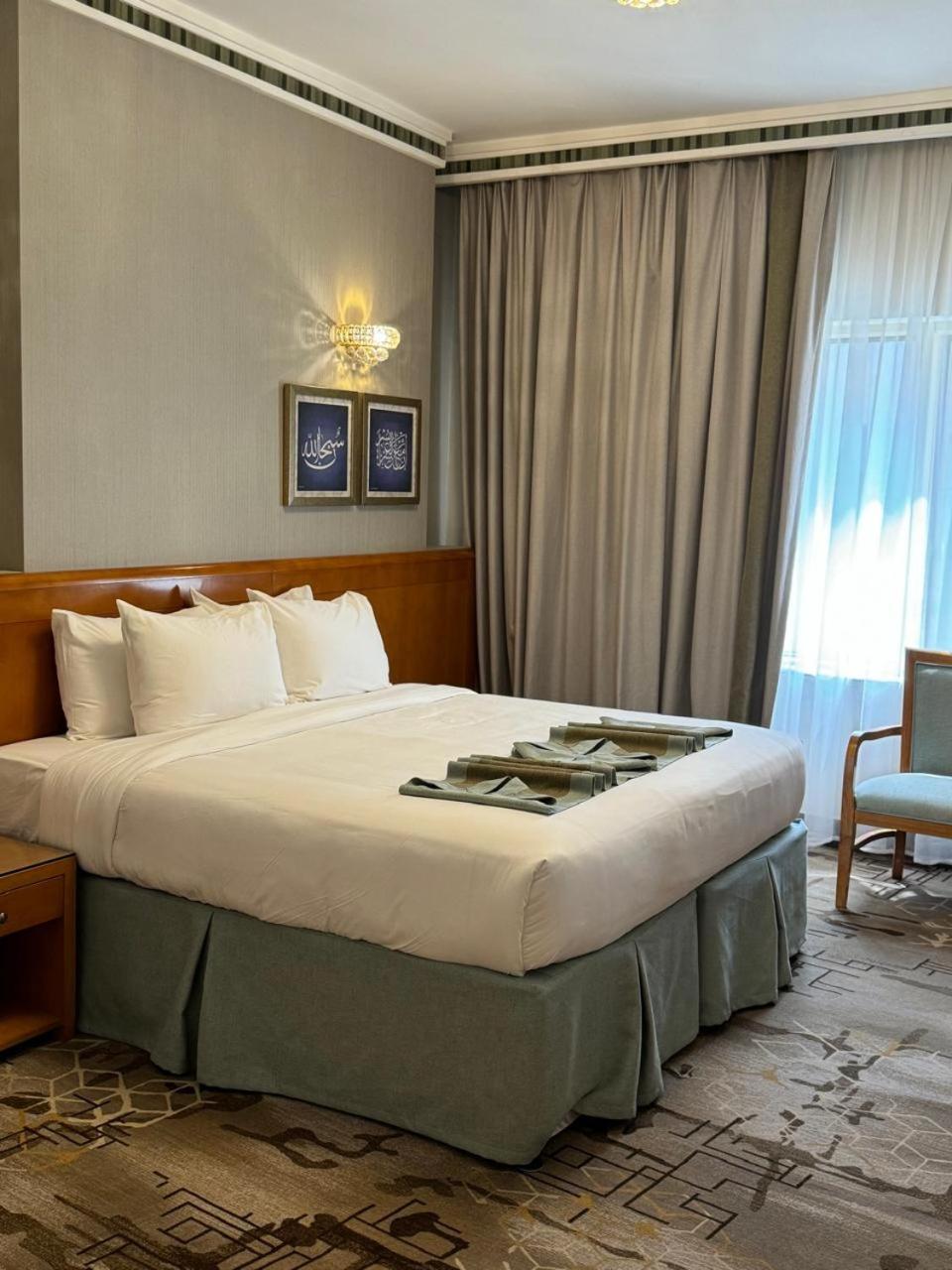 Deluxe, Suite