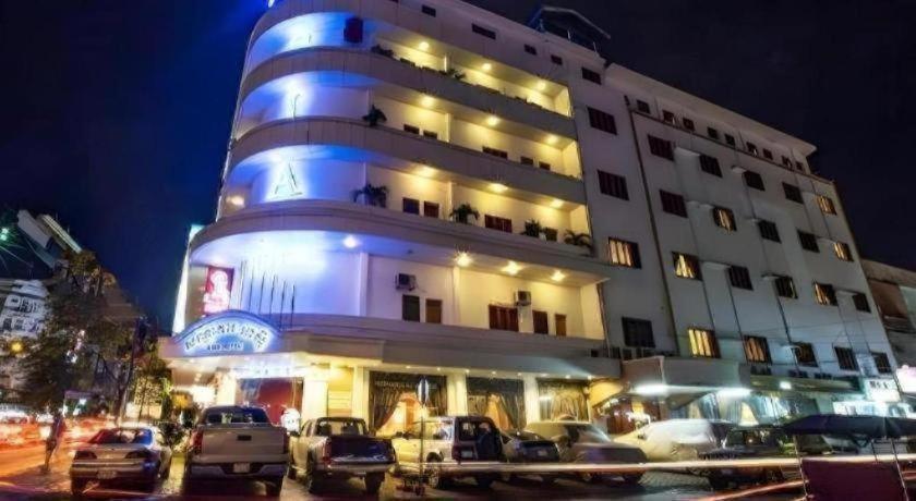 Asia Hotel 8/45